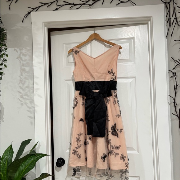 NWT Retro Stage Butterfly Embroidered Midi Dress - Picture 8 of 11